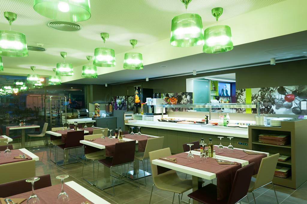 Hotel Ibis Styles Lleida Torrefarrera Exterior photo