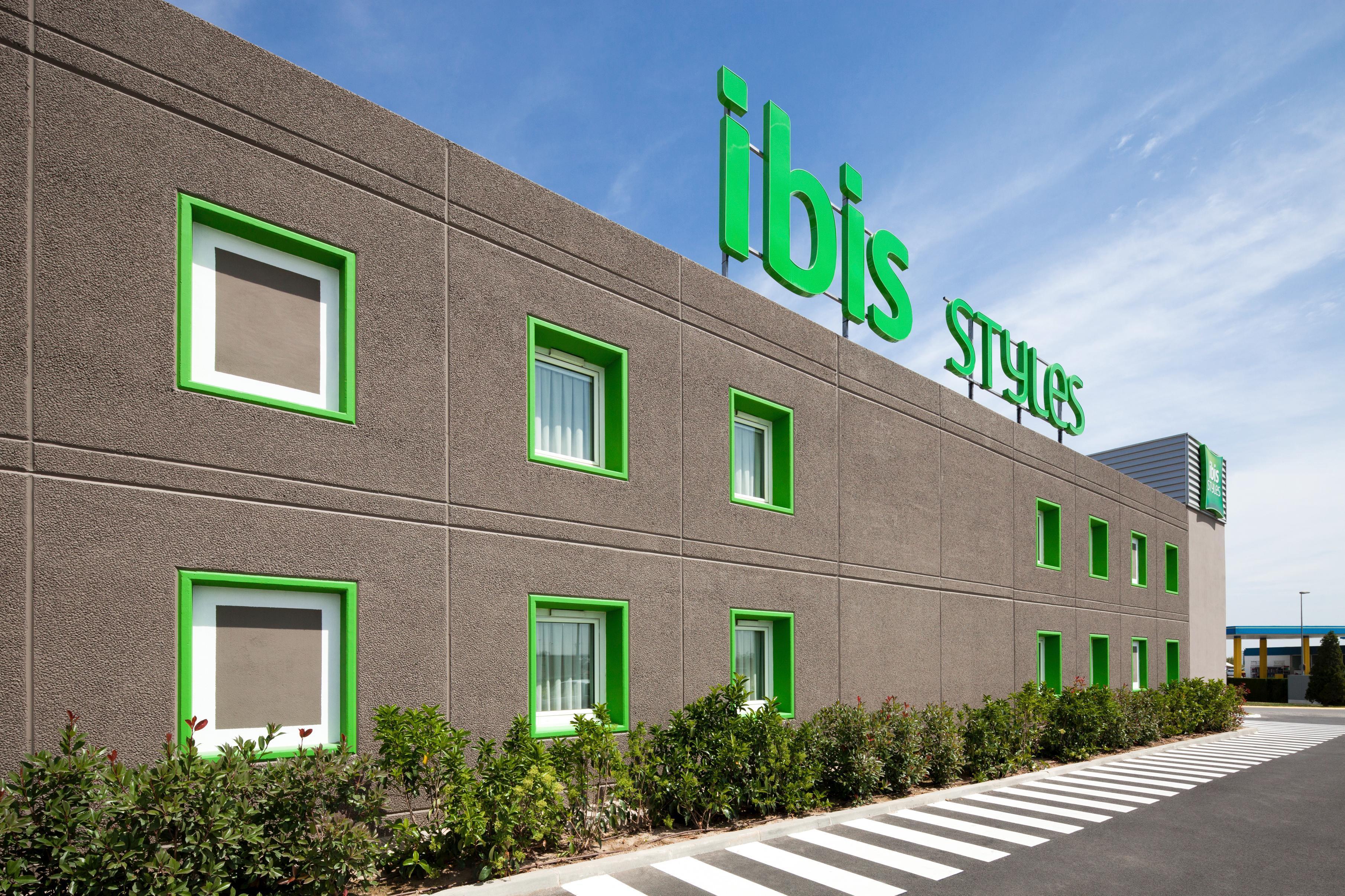 Hotel Ibis Styles Lleida Torrefarrera Exterior photo