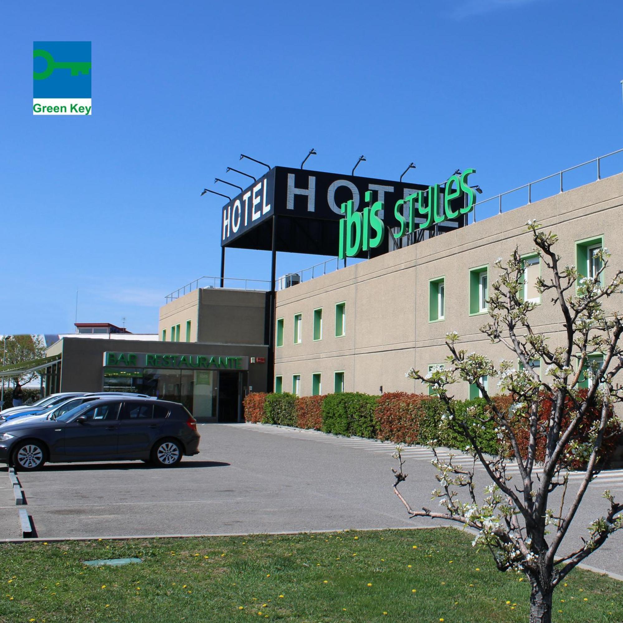 Hotel Ibis Styles Lleida Torrefarrera Exterior photo