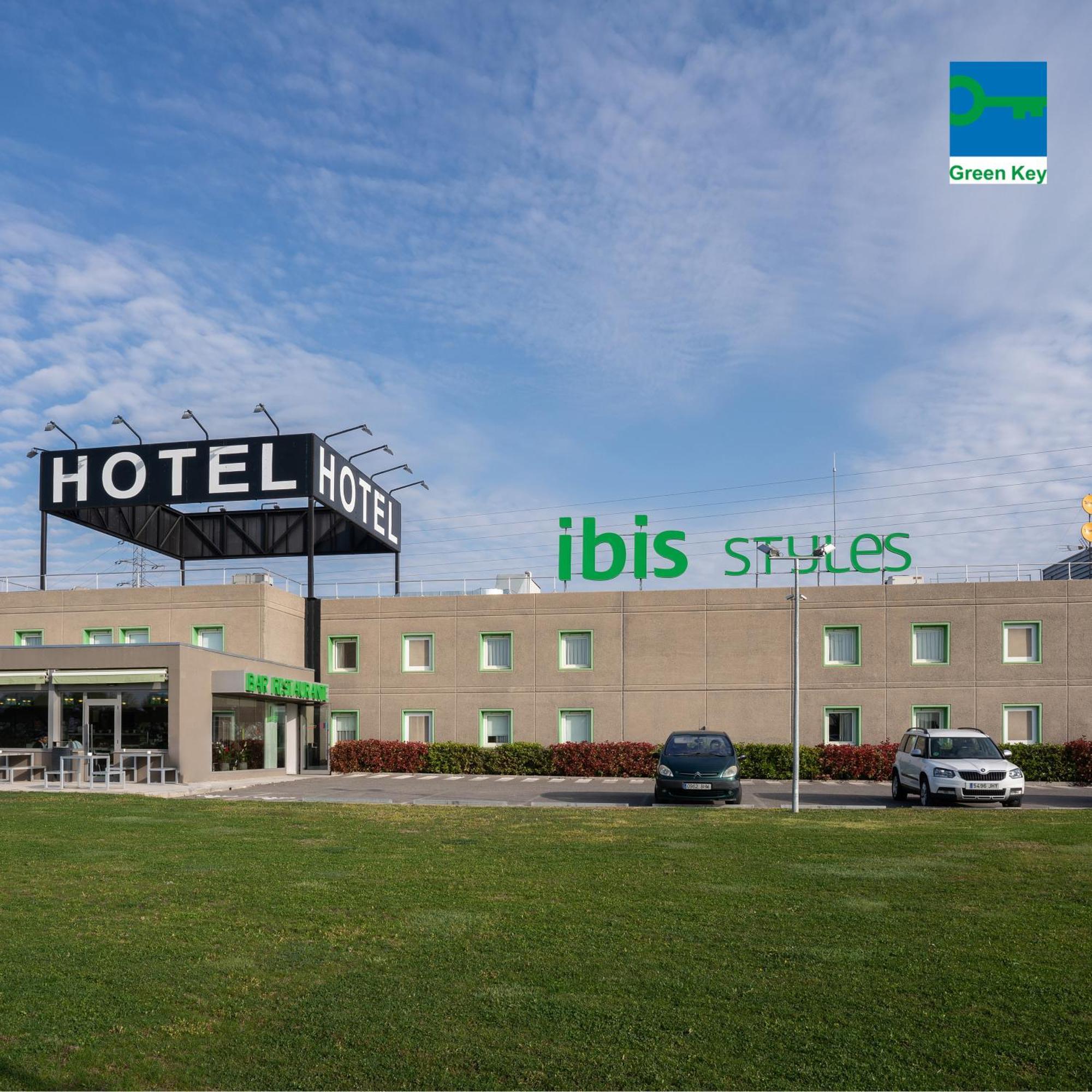 Hotel Ibis Styles Lleida Torrefarrera Exterior photo